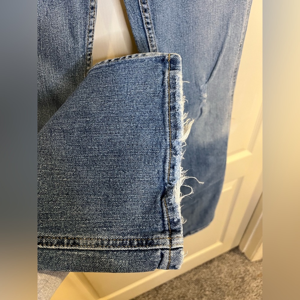 American Eagle Outfitters Light Blue Flare Jeans - Picture 5 of 11